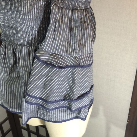American Eagle Outfitters off shoulder/tiered bell sleeves/smocked sz XS/stripes - Picture 15 of 16